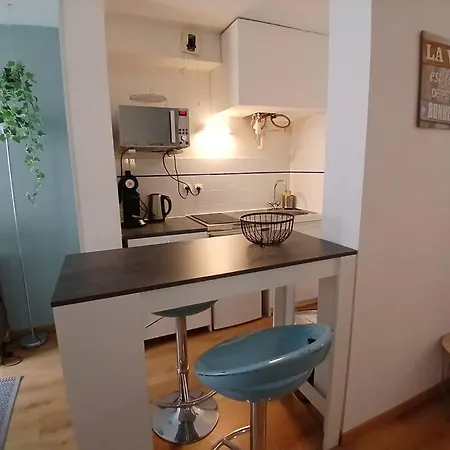 Cosy Au Coeur De Nimes. Apartment *