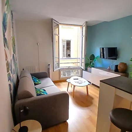 Cosy Au Coeur De Nimes. Appartement *